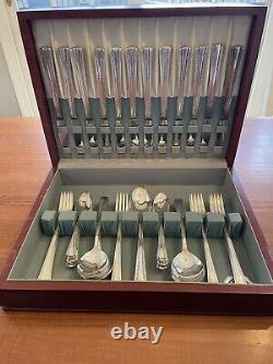 WM Rogers Co. Deluxe Plate GRACIOUS 1939 Silver Flatware 52 pc setting For 12