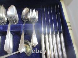 WM Rogers Tableware Flatware Service for 12 Spoons Knives Forks Servers 69pcs