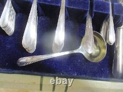 WM Rogers Tableware Flatware Service for 12 Spoons Knives Forks Servers 69pcs