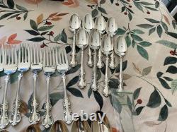 WM Rogers Troy Pattern Silverware 45 Service Pieces