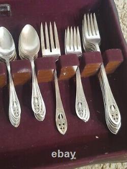 Wallace Hollywood Pattern Luxor Plate Silverplate Flatware Set 53 Pieces