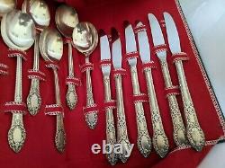 Wm. A Rogers Oneida Silverplate Flatware Set Roses service for 6 26pc RENDEZVOUS