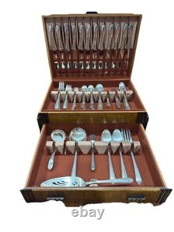 Wm Rogers International Silver Fascination Silver Plated Silverware 115pc COA