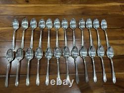 Wm Rogers International Silver Fascination Silver Plated Silverware 115pc COA