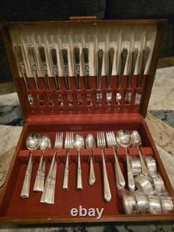 Wm. Rogers Silverplate Flatware Set with Wooden Case, Community, Oneida, Tiffany