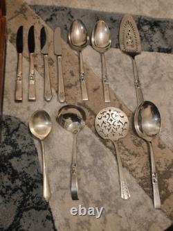 Wm. Rogers Silverplate Flatware Set with Wooden Case, Community, Oneida, Tiffany