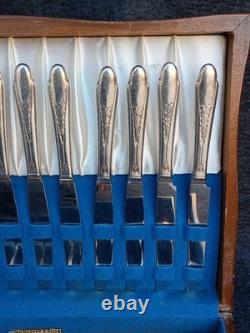 Wm. Rogers & Son Exquisite Silverplate Flatware Set 83 Pc with Wood Chest