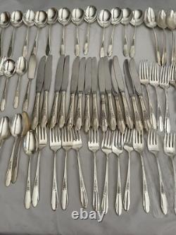 Wm Rogers & Son Gardenia IS Silver Plate Set 85 Pieces with Chest 1941