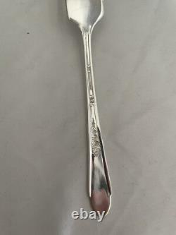 Wm Rogers & Son Gardenia IS Silver Plate Set 85 Pieces with Chest 1941