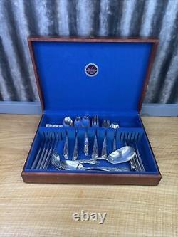 Wm Rogers & Son SPRING FLOWER Silverplate Flatware Set 63 Pcs Service For 8